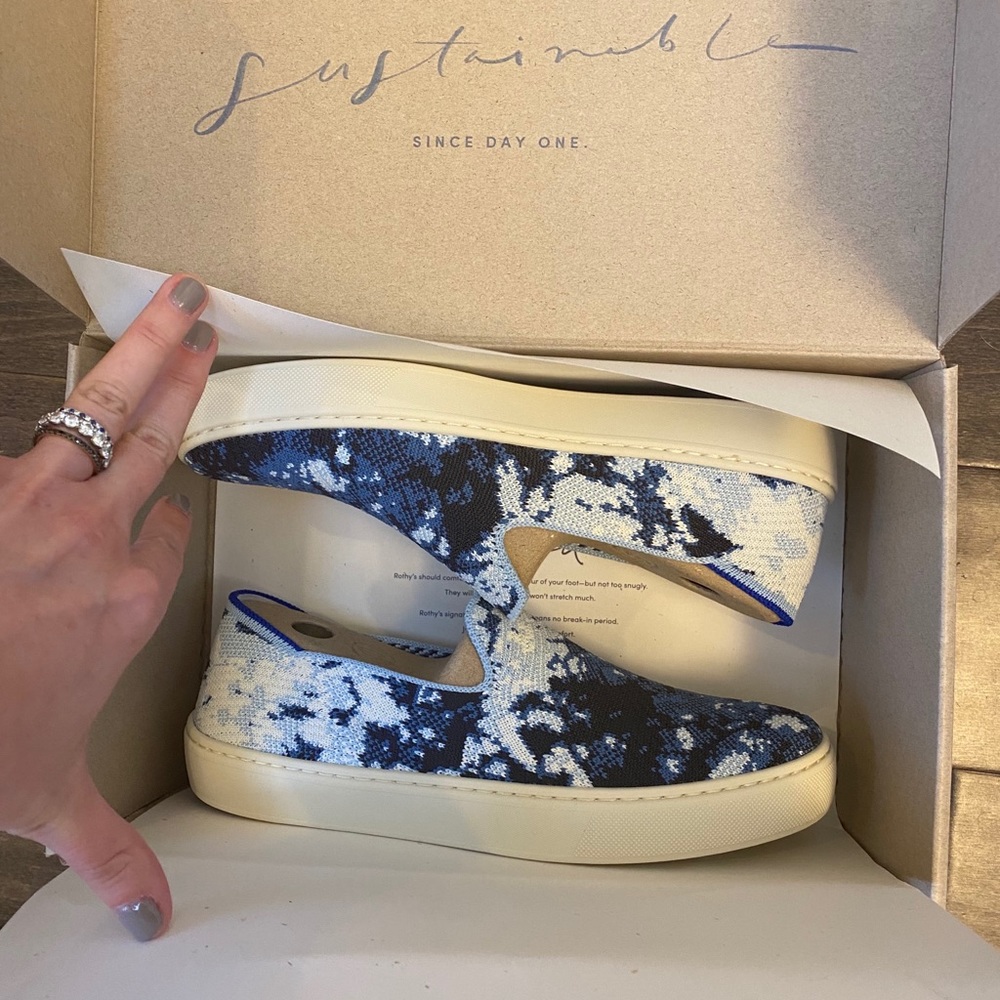 SOLD/Rothy’s Shibori Sneakers 6.5 💙